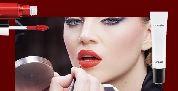 Swipe on Retro Matte Liquid Lipcolour / The Disney Cruella Collection By M·A·C in Mayhemmed